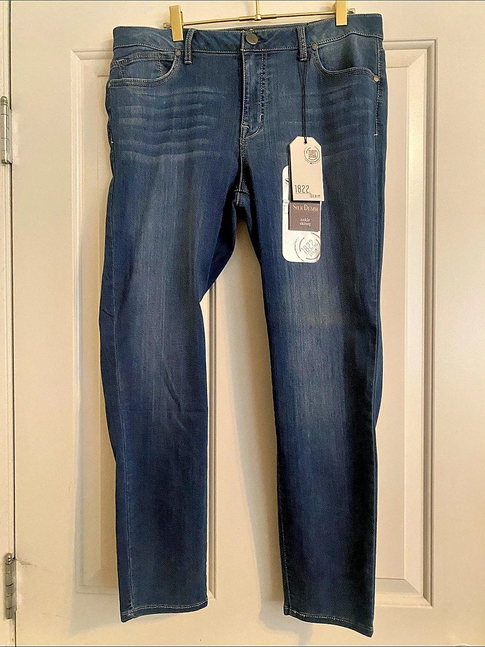 1822 Denim Silk Denim Ankle Skinny Jeans Skinny Jeans in Blue NWT